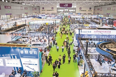 汽車服務(wù)生態(tài)博覽會(huì)盛大開幕，助力行業(yè)創(chuàng)新升級(jí)